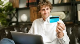 Можно ли пользоваться кредитной картой для хранения денег: условия, особенности и примеры