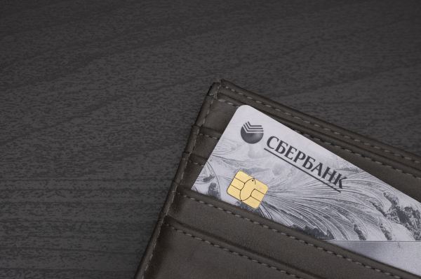 Как защитить деньги от кражи с карт Сбербанка: собрали все доступные способы