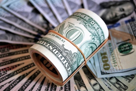 Доллар – ненадежная валюта? Эксперт объясняет, чем заменить валюту в качестве сбережений
