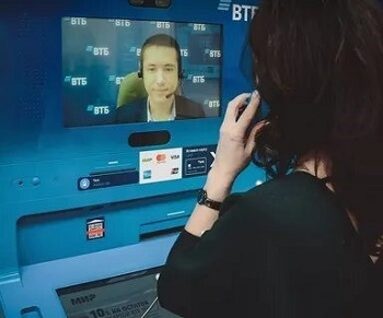 В столице начали работать банкоматы ВТБ с видеосвязью 

